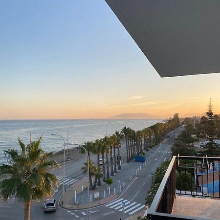 Sea View Apartment / A Primera Linea De Playa Малага Экстерьер фото